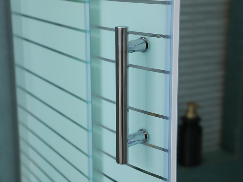 Posuvný sprchový kút SE, číre tvrdené sklo s potlačou, chrómový hliníkový profil, rukoväť s dvojitými otvormi, s podnosom Posuvný sprchový kút SE, číre tvrdené sklo s potlačou, chrómový hliníkový profil, rukoväť s dvojitými otvormi, s podnosom