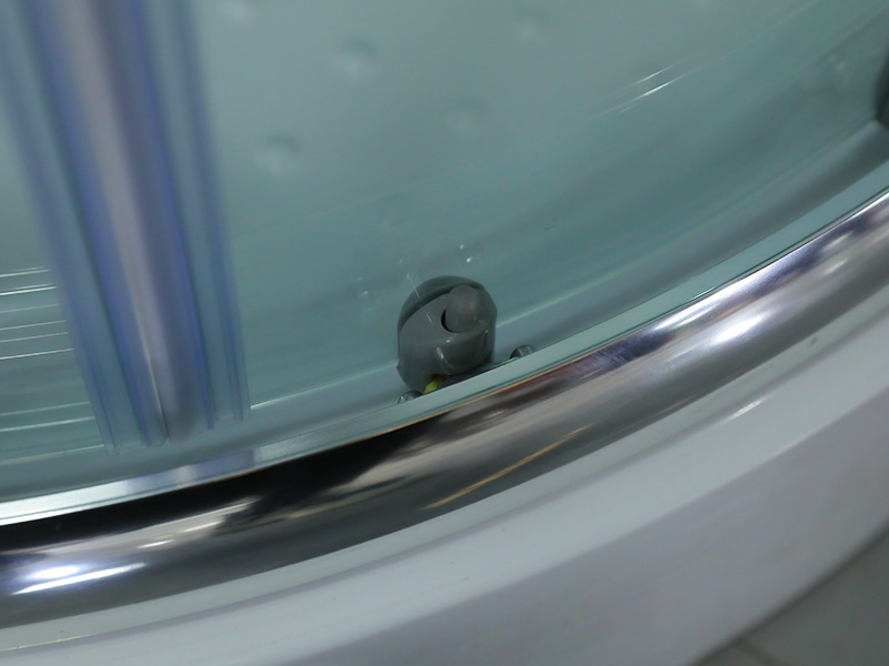 Posuvný sprchový kút SE, číre tvrdené sklo s potlačou, chrómový hliníkový profil, rukoväť s dvojitými otvormi, s podnosom Posuvný sprchový kút SE, číre tvrdené sklo s potlačou, chrómový hliníkový profil, rukoväť s dvojitými otvormi, s podnosom