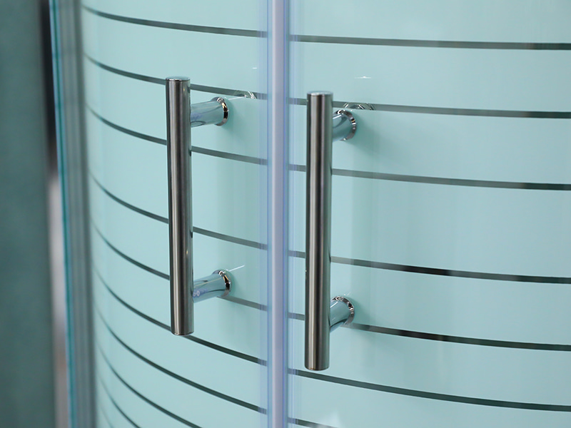 Posuvný sprchový kút SE, číre tvrdené sklo s potlačou, chrómový hliníkový profil, rukoväť s dvojitými otvormi, s podnosom Posuvný sprchový kút SE, číre tvrdené sklo s potlačou, chrómový hliníkový profil, rukoväť s dvojitými otvormi, s podnosom