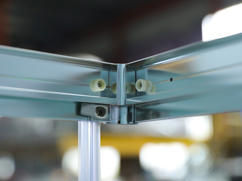 RE chrómový hliníkový rám z tvrdeného skla štvorcový posuvný sprchový kút s podnosom RE chrómový hliníkový rám z tvrdeného skla štvorcový posuvný sprchový kút s podnosom