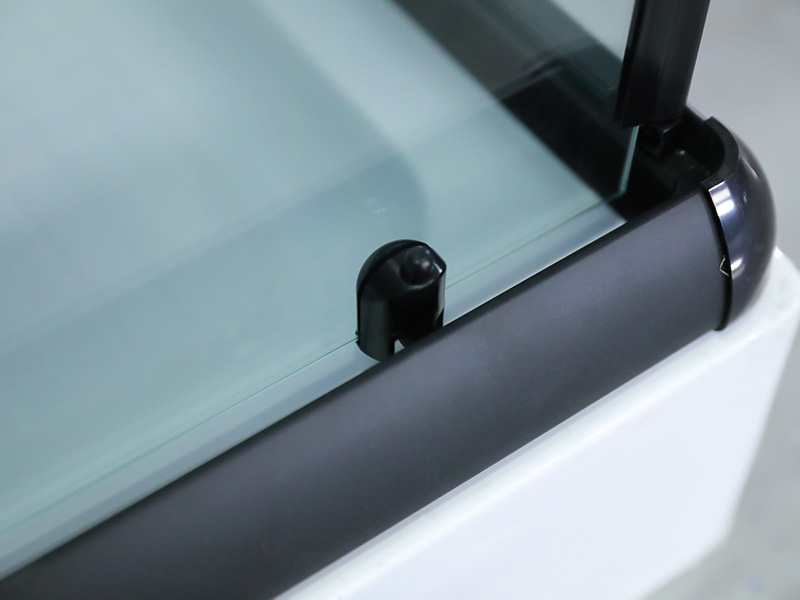 RE posuvný sprchový kút, číre tvrdené sklo s potlačou, čierny hliníkový profil, rukoväť s dvojitými otvormi, s podnosom RE posuvný sprchový kút, číre tvrdené sklo s potlačou, čierny hliníkový profil, rukoväť s dvojitými otvormi, s podnosom