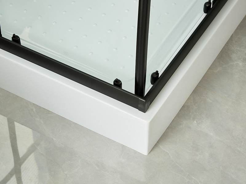 Sprchový kút SQ posuvný, číre tvrdené sklo, čierny hliníkový profil, rukoväť s dvojitými otvormi, s podnosom Sprchový kút SQ posuvný, číre tvrdené sklo, čierny hliníkový profil, rukoväť s dvojitými otvormi, s podnosom