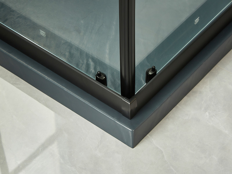 Sprchový kút SQ posuvný, číre tvrdené sklo, čierny hliníkový profil, rukoväť s dvojitými otvormi, s podnosom Sprchový kút SQ posuvný, číre tvrdené sklo, čierny hliníkový profil, rukoväť s dvojitými otvormi, s podnosom