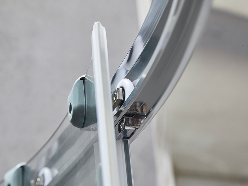 Posuvný sprchový kút SE, číre tvrdené sklo, chrómový hliníkový profil, rukoväť s dvojitými otvormi, bez vaničky Posuvný sprchový kút SE, číre tvrdené sklo, chrómový hliníkový profil, rukoväť s dvojitými otvormi, bez vaničky